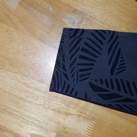 Aerie printed set chill. play. move - Picture 10 of 13